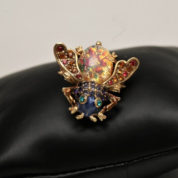Jewelry - Bumble Bee Brooch Jewelry Cabochon Opal Signed JS Pin